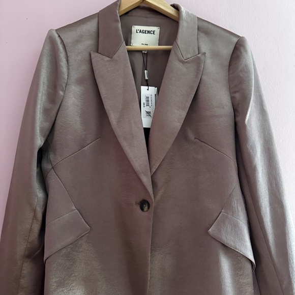 L’agence suit. Luxurious looking. Fits true 14 IMO.Pants very long.NWT - Picture 8 of 10